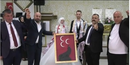 Osman Tercan'dan Genç Çifte Anlamlı Hediye